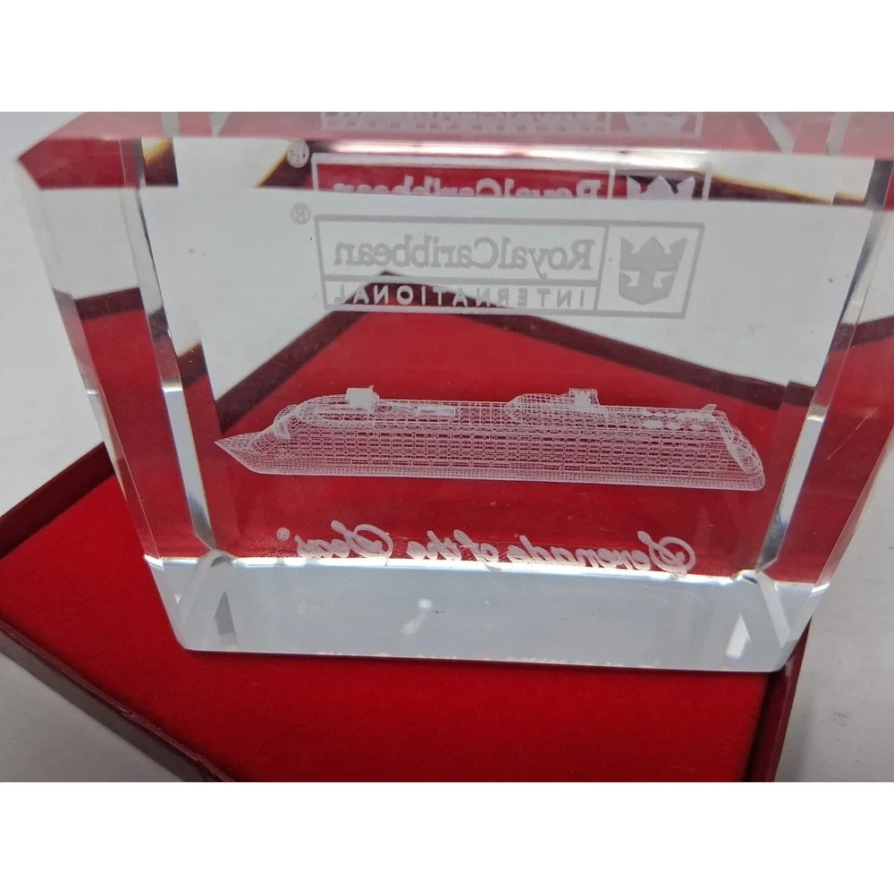 ROYAL CARIBBEAN Serenade Of The Seas Ship 3D Etched Crystal Block (no box) O